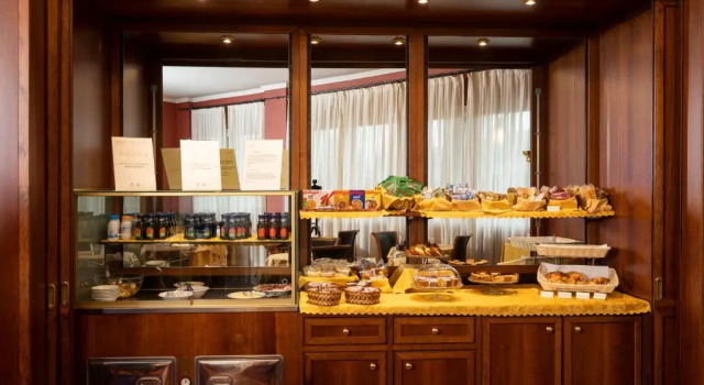 Hotel Maxim, Buchen Sie Hotel Peschiera Borromeo Lombardei