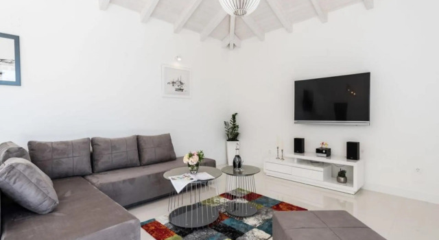 Luxurious Villa in Debeljak with Swimming Pool, Rezerwuj Willa Debeljak Zadar County