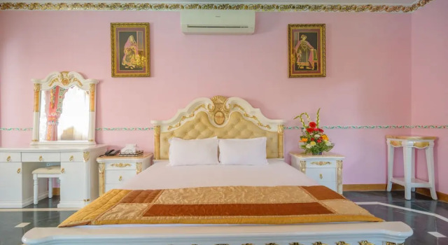 Люкс с балконом Stone Wood Riverfront Resort, Siolim
