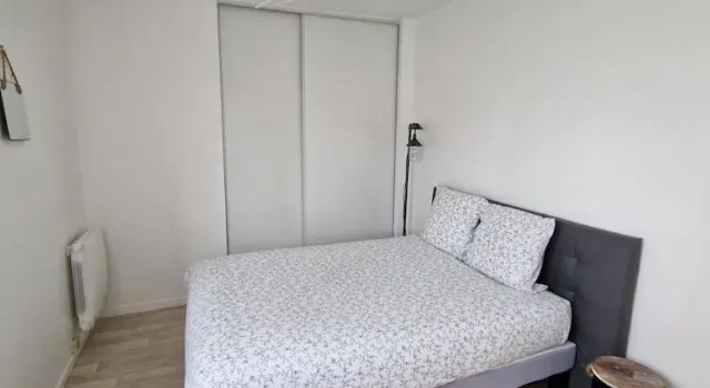 Cozy City Retreat With Balcony, Le Mans, Забронировать Апартаменты/квартира Ле-Ман Sarthe, рядом с Musee Vert