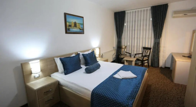 Двухместный номер Standard с балконом Hotel Pejton