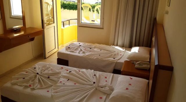 Трёхместный номер Standard Caner Hotel