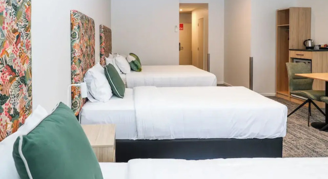 Четырёхместный номер Superior Airport Stays