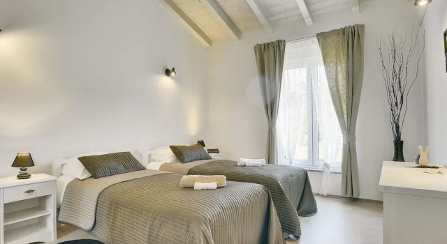 Modern Villa in Pula With Garden, Reserva ahora Villa Hoteles en Pula con aparcamiento, Aparcamiento
