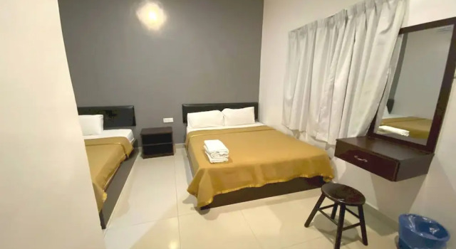 Люкс Superior OYO 89715 CK Hotel 2