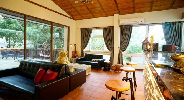 Hillside Plot Inn