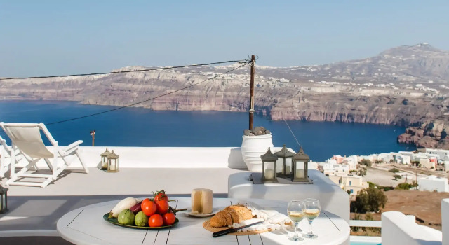 Семейные апартаменты с 3 комнатами с видом на горы Aura Marina Apartments Santorini