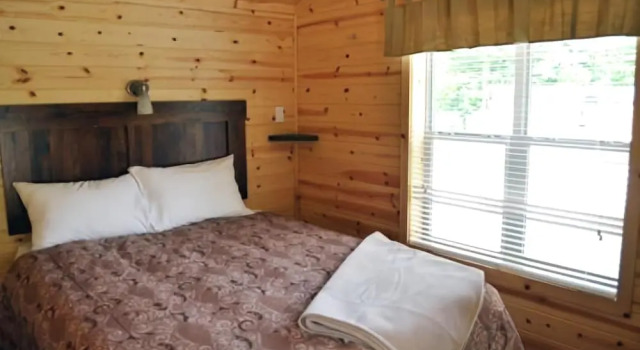 Toronto West KOA, Varaa Hotelli  