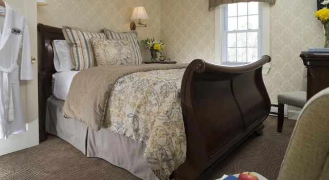 Номер Deluxe Old Harbor Inn