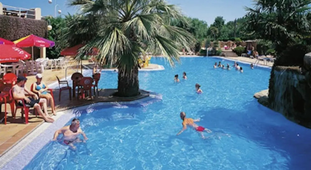Well-kept Bungalow With a Veranda Near the Sea, Prenota Hotel Hotel a Costa Brava con piscina, Piscina