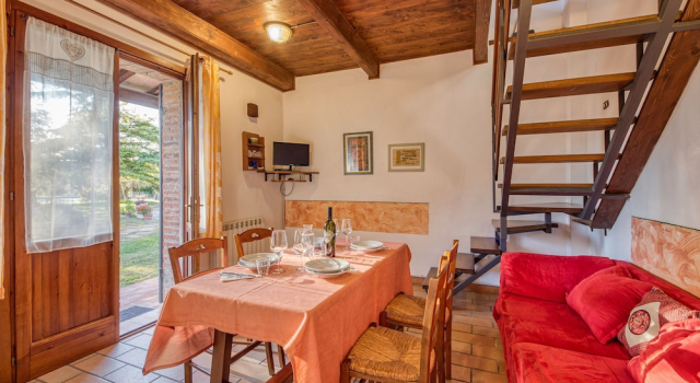 Rosehip apt With Shared Pool, Забронировать Апартаменты/квартира Отели Озера Тразимено с парковкой, Парковка