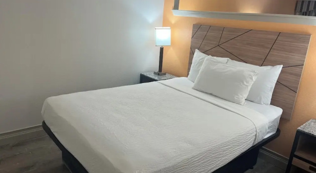 Люкс Howard Johnson by Wyndham Malden Boston Area