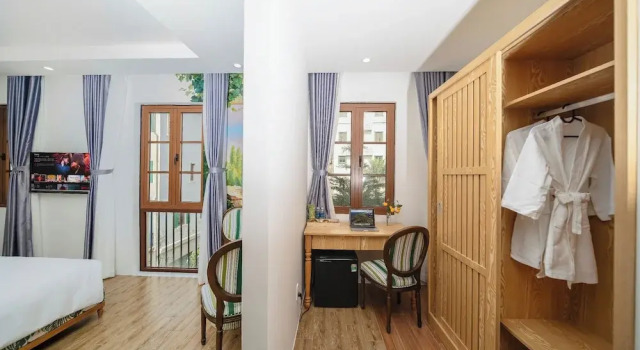 Номер Premier с красивым видом из окна Cybele Sunset Hotel Phu Quoc