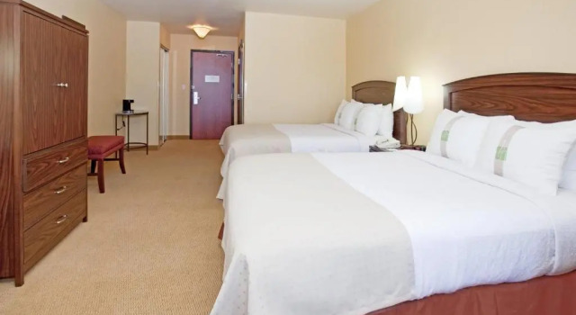 Четырёхместный номер Standard Holiday Inn Denver-Parker-E470/Parker Road by IHG