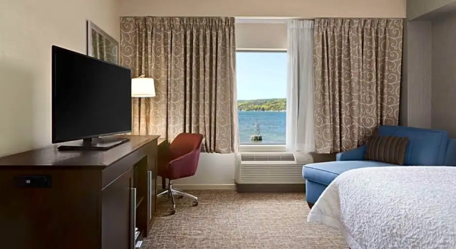 Двухместный номер Executive с видом на воду Hampton Inn Penn Yan, NY