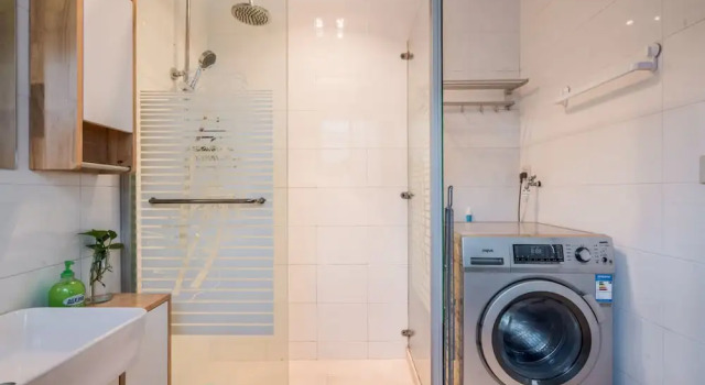 Living In Local Apartment Best Location-48, Varaa Huoneisto Xuhui 