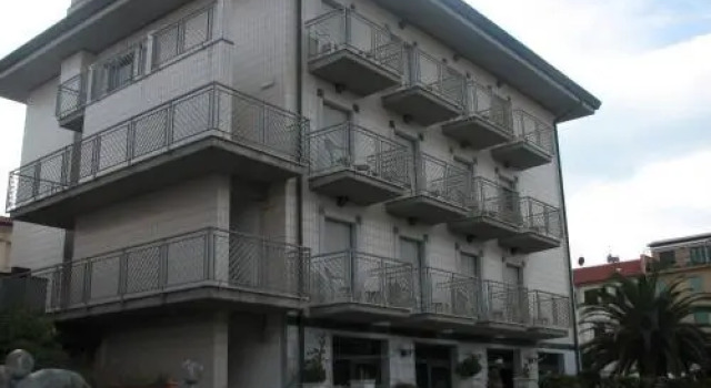 Hotel Smeraldo, Book Hotel Camaiore Versilia