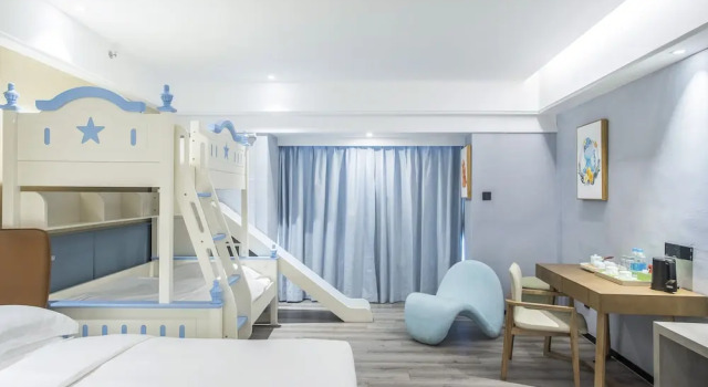 Четырёхместный семейный номер Standard Wyndham Garden Heyuan