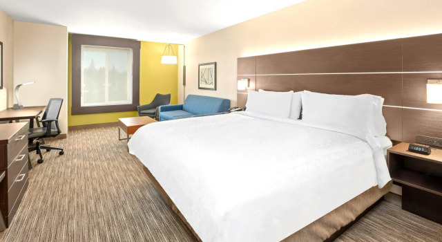 Двухместный люкс Holiday Inn Express Hotel & Suites Marysville by IHG