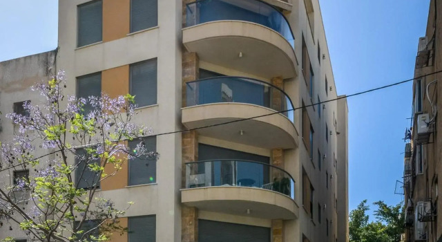Modern & Sunny 1 BDR w balcony and parking, Забронировать Отель Отели Тель-Авива с парковкой, рядом с Пляж Иерусалим, Парковка