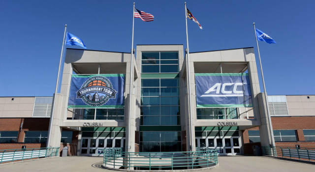 Holiday Inn Greensboro Coliseum by IHG, Забронировать Отель Гринсборо Северная Каролина, рядом с Торговый центр Four Seasons