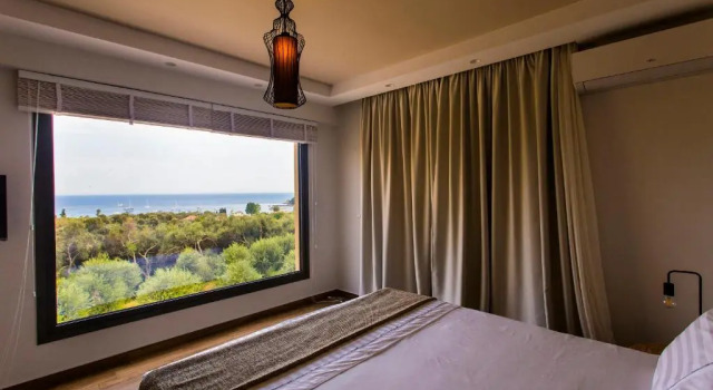 Полулюкс Golden Bay Suites & Maisonettes