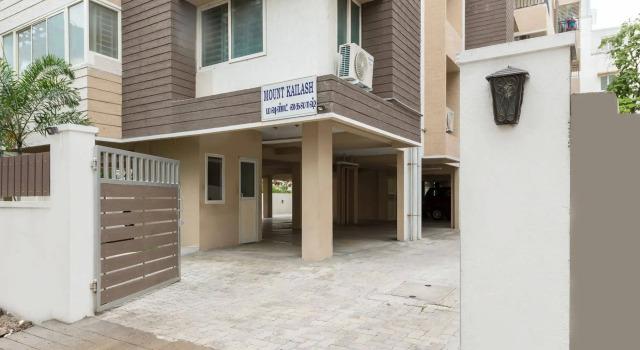 Mount Kailash Suites