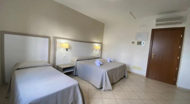 Четырёхместный номер Comfort Hotel Victoria
