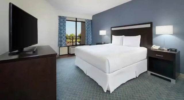 Двухместный люкс с балконом и с видом на океан DoubleTree Resort by Hilton Myrtle Beach Oceanfront