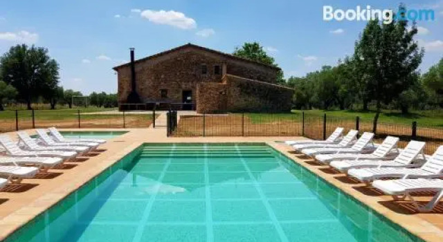 Masía para grupos con piscina privada28 pax, Buchen Sie Hotel Crespia Girona