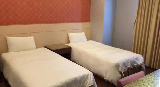 Кровать в общем номере (женский номер) Unic Hotel