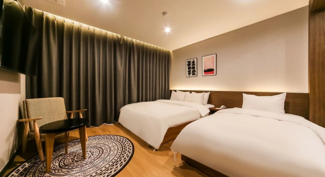 Changwon Myeongseo-Dong No. 25 Hotel Convention Branch