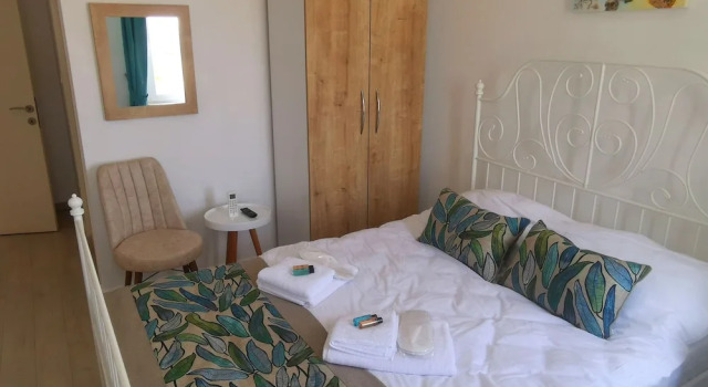 Standardní Dvoulůžkový s manželskou postelí suterén pokoj Valitsa Otel