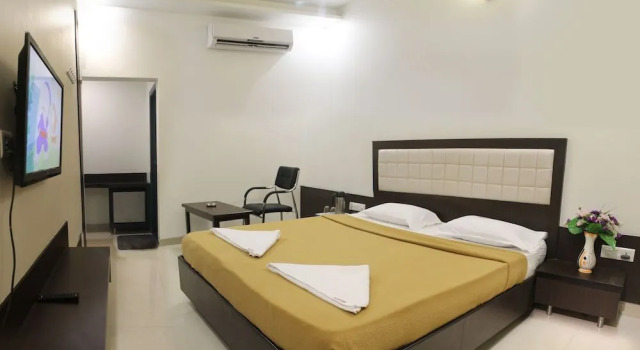 Hotel Dhantara, Забронировать Отель Отели штата Махараштры 3 звезды, 3*