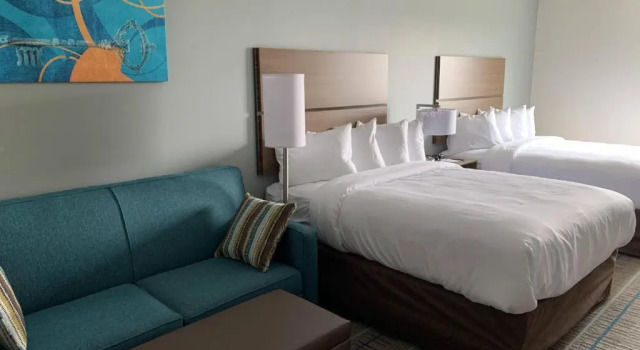 Четырёхместный люкс c 1 комнатой MainStay Suites North - Central York