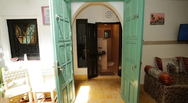 Riad Paradise, Забронировать Отель Отели Марракеш-Тенсифт-Эль-Хауз с парковкой, Парковка