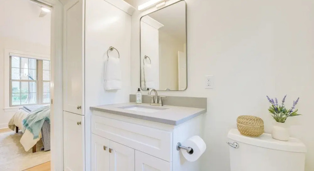 Коттедж Beautiful Raleigh Cottage Rental: 5 Mi to Downtown