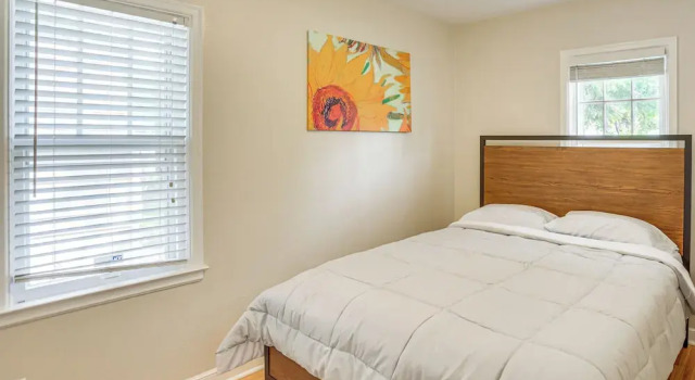 Charming Saint Paul Retreat: 7 Mi to Downtown!, Varaa Hotelli Hotellit Minnesota pysäköinnillä, Pysäköinti
