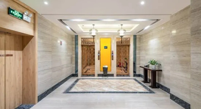 Xiyuan Jinrun Hotel (Longli North Station), Rezerwuj Hotel Hotele w Guizhou z parkingiem, Parking