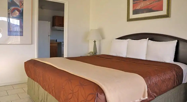 Номер Standard LAX Suites