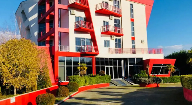 Hotel Class, Забронировать Отель Отели области Тираны с парковкой, Парковка