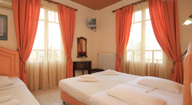 Трёхместный номер Standard Hotel Neos Olympos