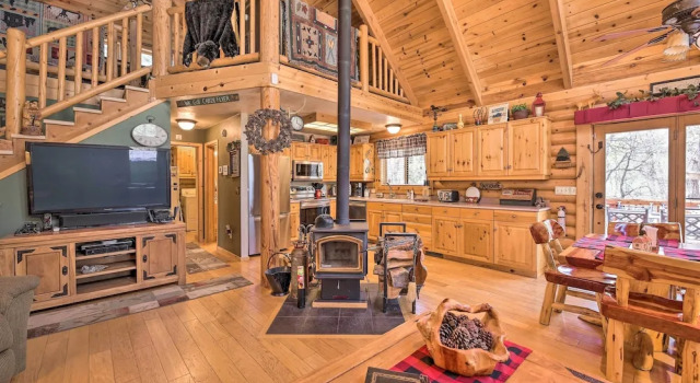 Коттедж 2-acre Cabin in Pinetop-lakeside w/ Fenced Yard