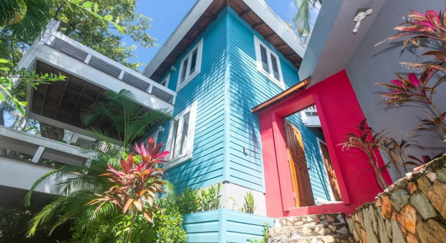 Top Ridge Views 2 Bedroom Home, Rezervați Casă de vacanță Vile în Roatan, Vilă
