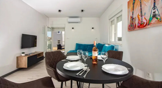 Modern Apartments With Private Balcony Kaštel Novi