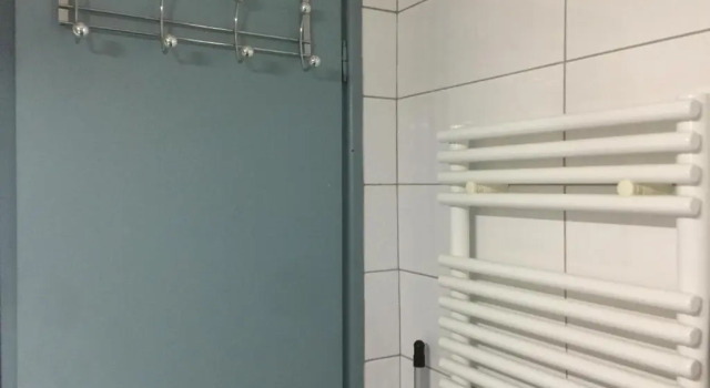 Апартаменты c 1 комнатой T2 de 33 m2 plus terrasse de 20m2 vue sur mer climatisé à 10 secondes chrono à pied de la plage , mer et sentier du littoral Résidence marina cap négre Six-Fours-les-Plages