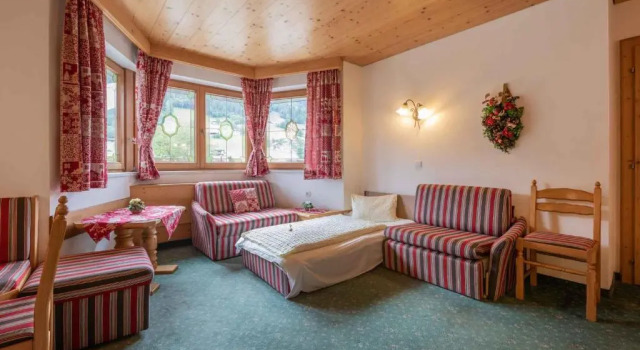 Appartementhaus Hilde, Rezerwuj Hotel Hotele w Tyrol z parkingiem, Parking