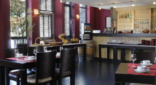 Hotel Kyriad Montelimar, Забронировать Отель Орньяк-л'Аван Ardèche