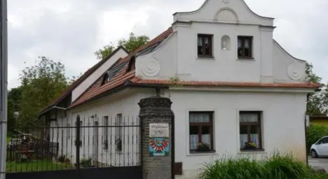 Ubytování Hrusice, Book Hotel Hrusice 