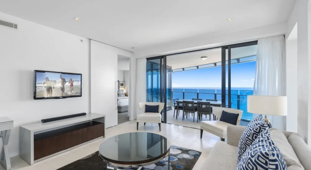 Апартаменты Executive с 3 комнатами с балконом и с видом на океан Soul Beachfront Apartments - HR Surfers Paradise